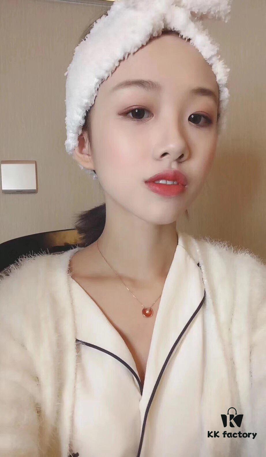 Low-key yet sophisticated, elegantly versatile, truly tenderly beautiful and graceful