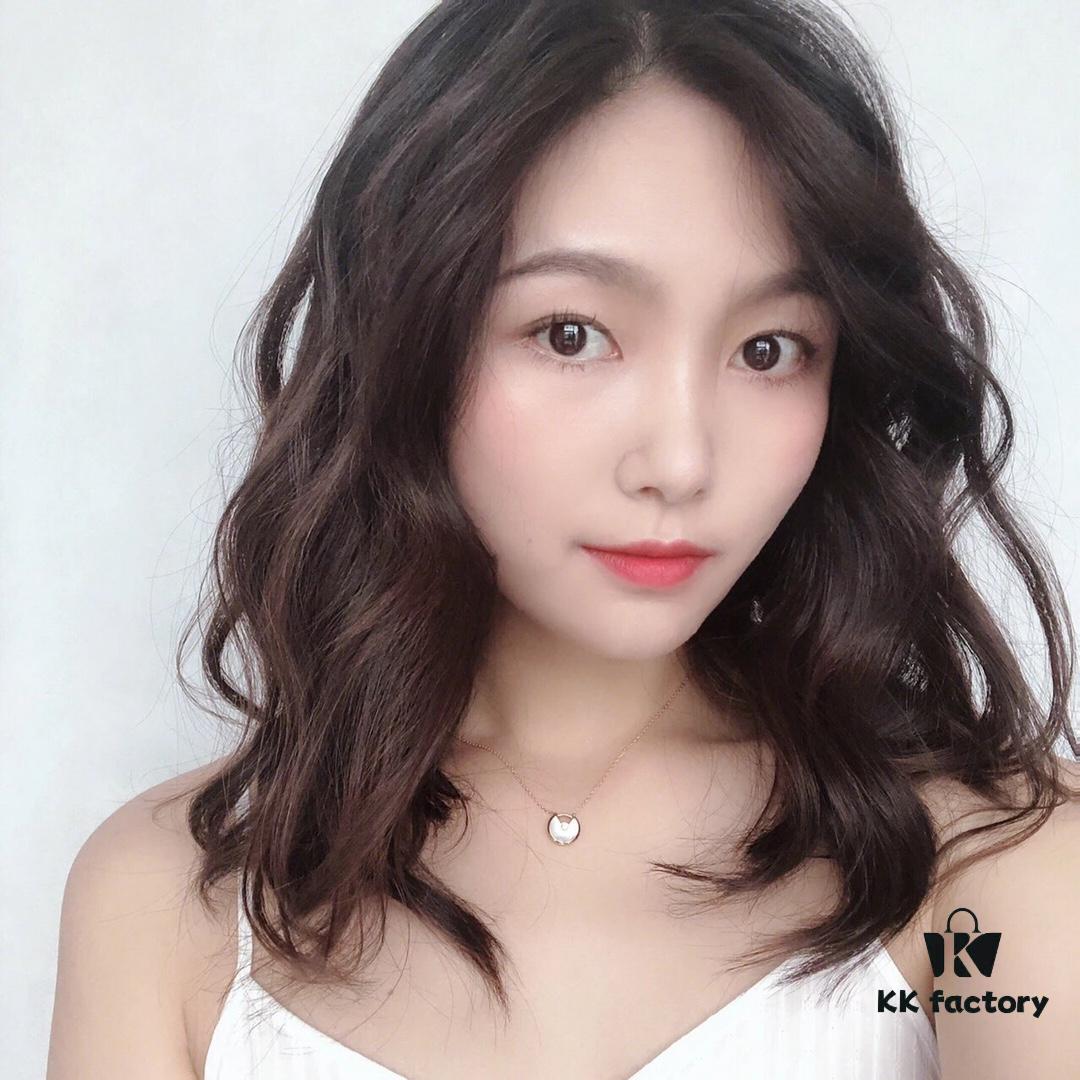 Low-key yet sophisticated, elegantly versatile, truly tenderly beautiful and graceful