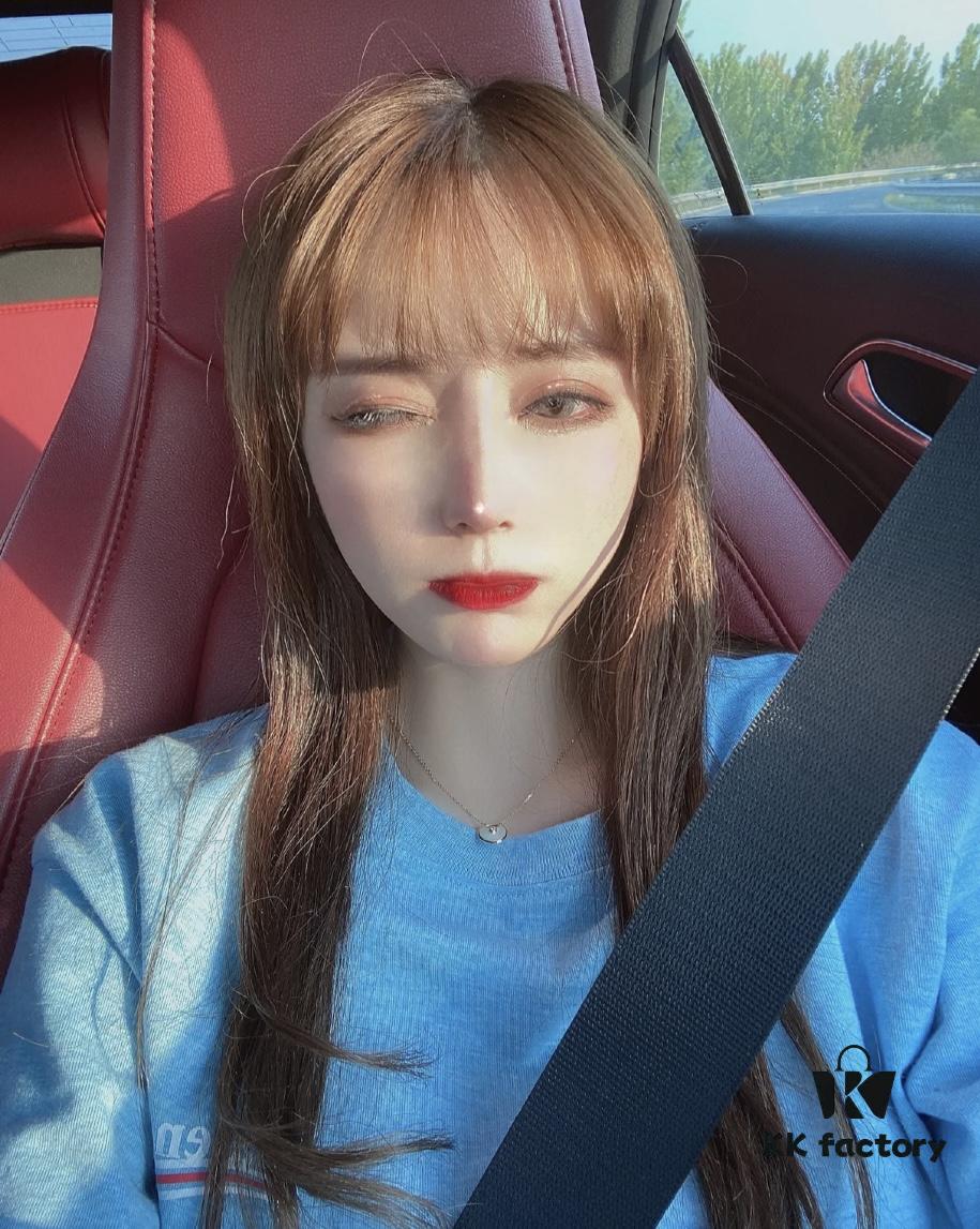 Elegant and Simple Collarbone Chain – A Timeless Accessory That Appeals to Every Woman