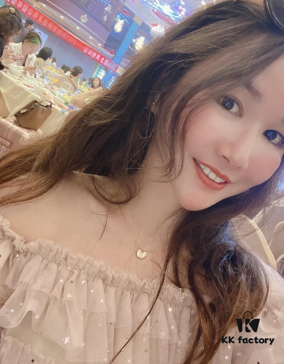 Elegant and Simple Collarbone Chain – A Timeless Accessory That Appeals to Every Woman