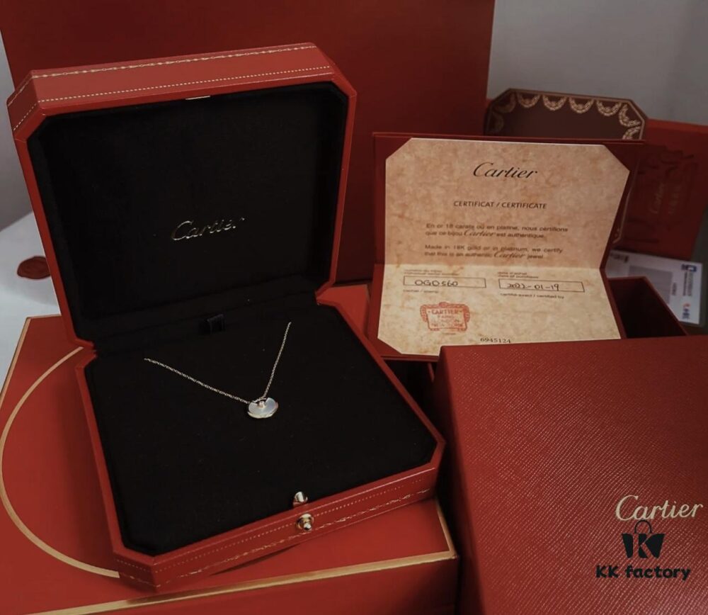 Props Can Easily Win You Over, Truly a Classic – Effortlessly Unique in Every Shot! The Amulet Collection Carries Beautiful Symbolism of Protection, Perfect for Gifting to Close Friends