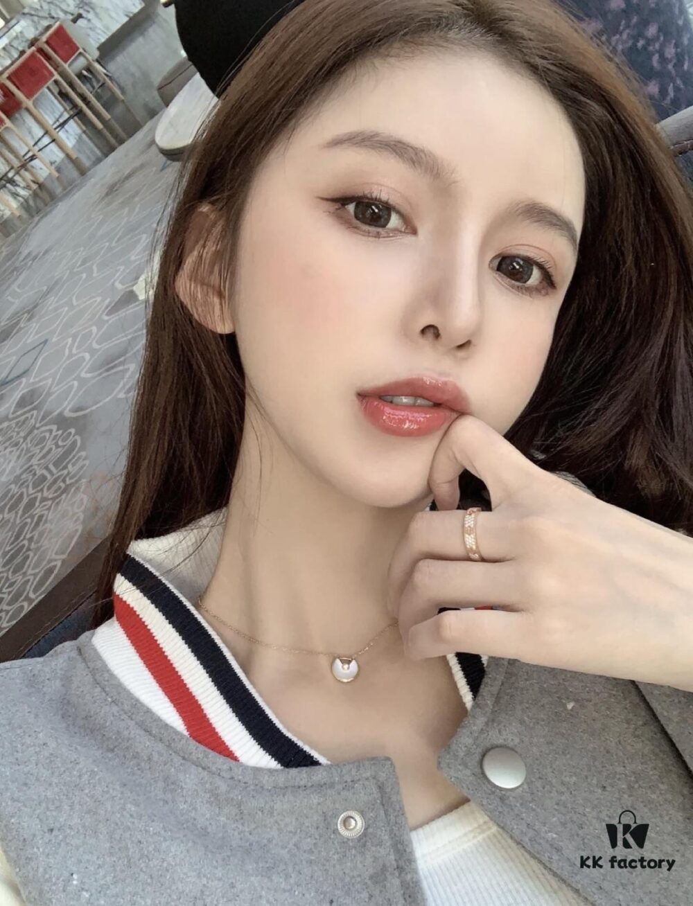 Cartier's classic style, no need to think twice — after waiting 4 years for this batch, if it were a replica, I would've sold it long ago. So just grab it confidently from my source!