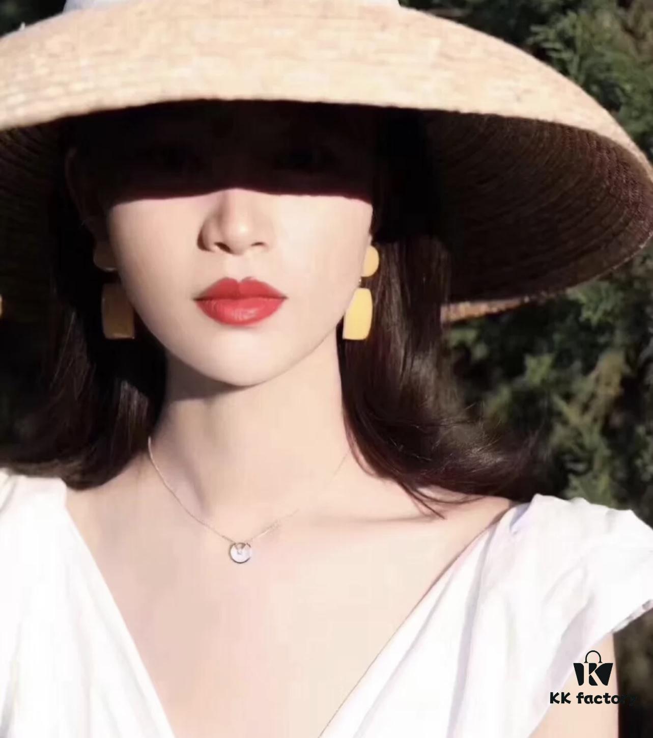 Cartier's classic style, no need to think twice — after waiting 4 years for this batch, if it were a replica, I would've sold it long ago. So just grab it confidently from my source!