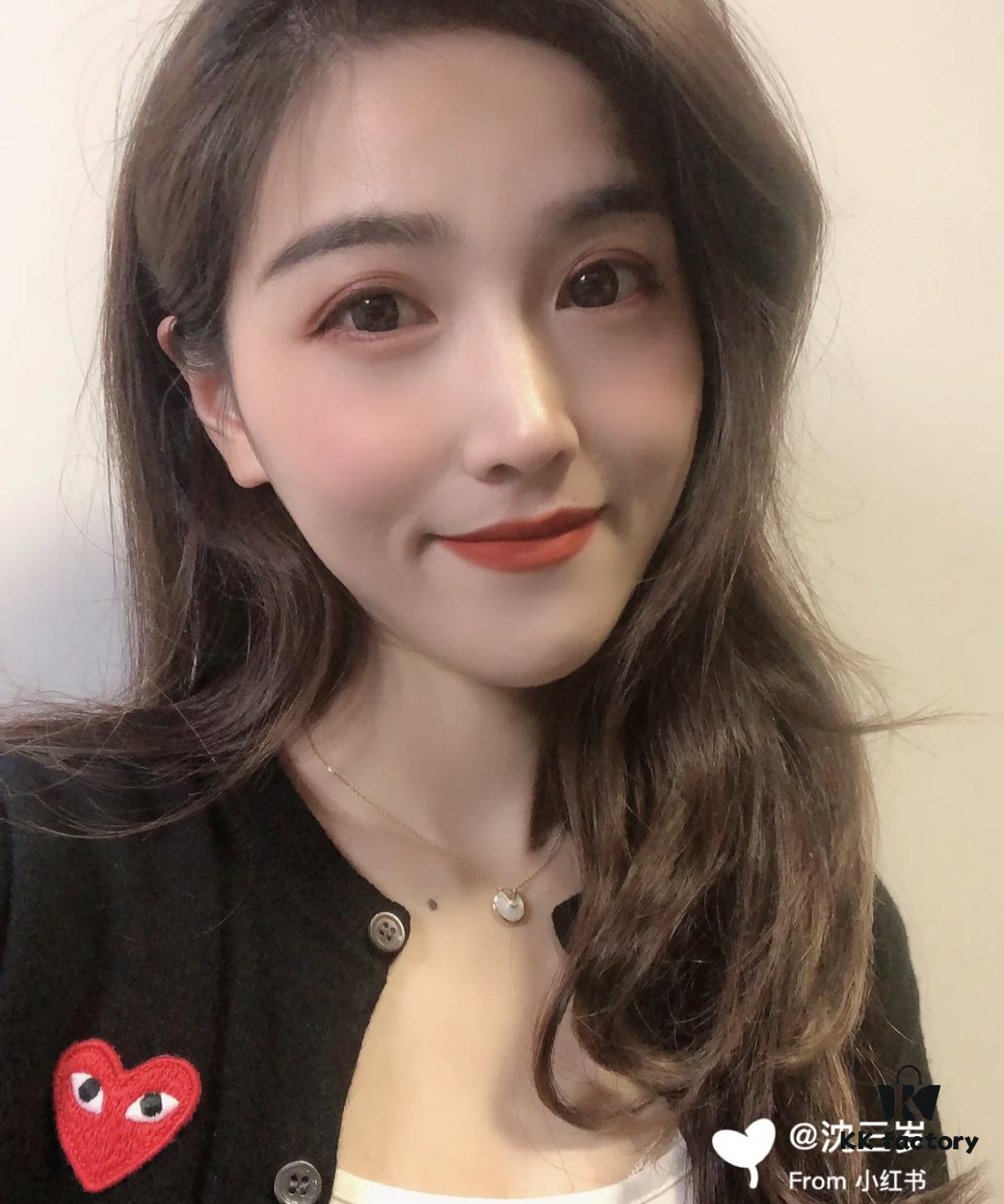 Classic Amulet Necklace, a Timeless Piece I've Worn for Four Years – Effortlessly Matches Any Style