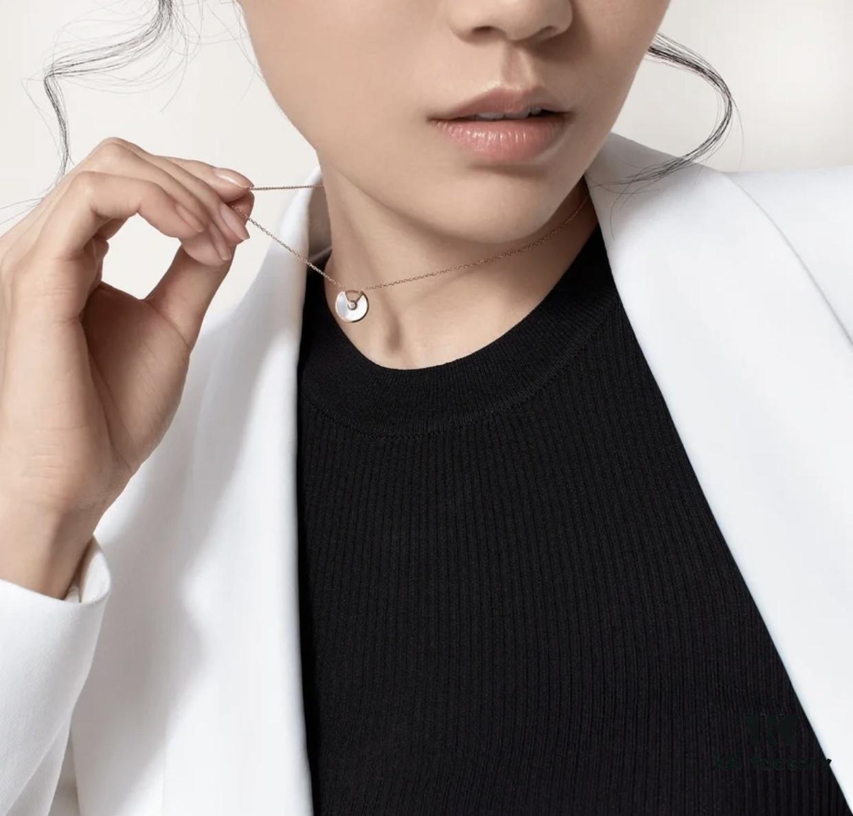 Classic Internet-Famous Style Adored by Celebrities and Influencers