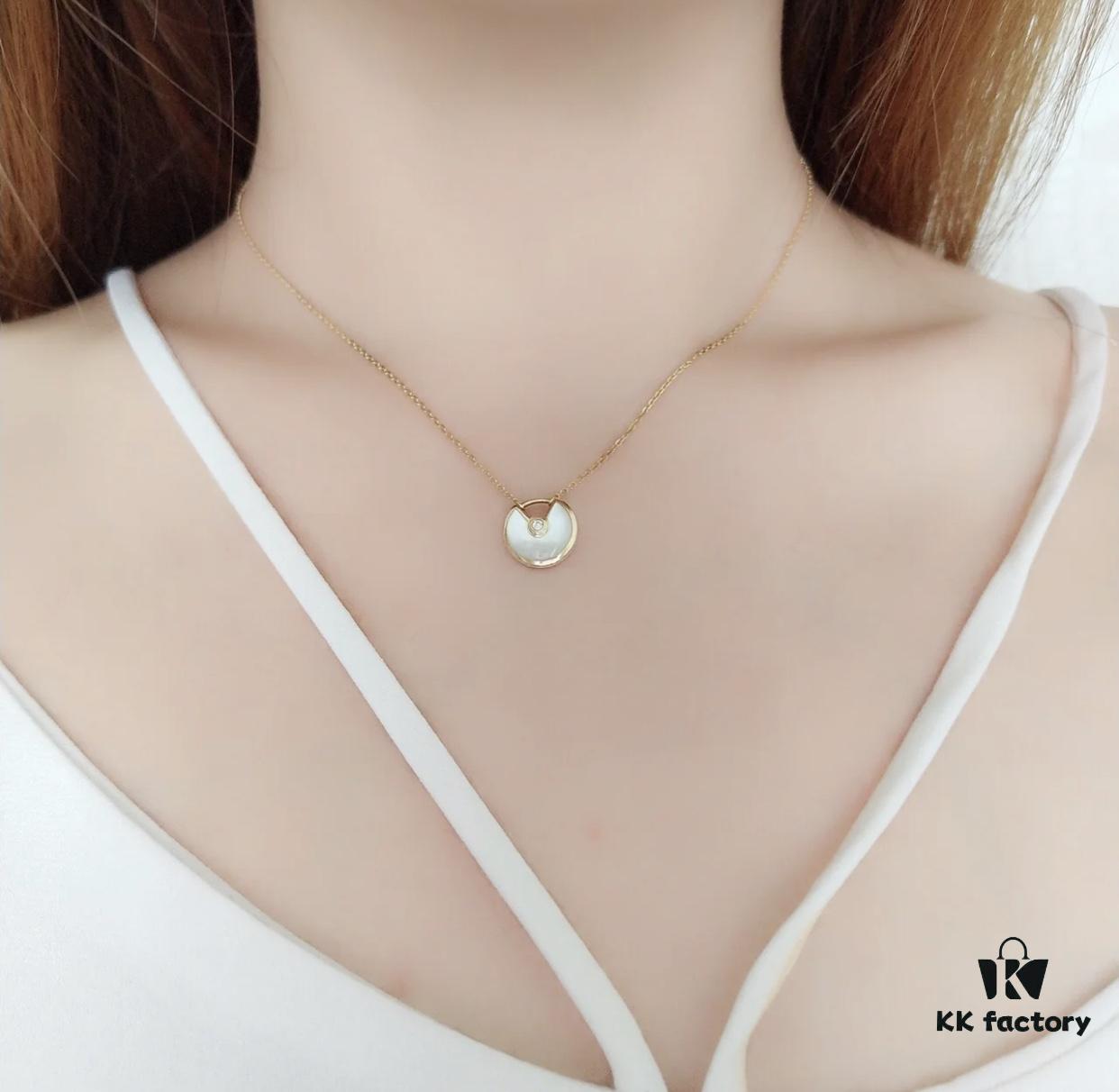 Classic Internet-Famous Style Adored by Celebrities and Influencers