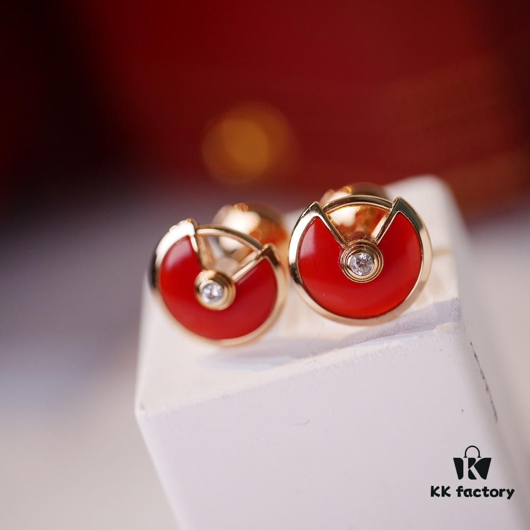 Cartier Amulette de Cartier Classic Pendant Earrings, Exquisite CNC-Carved Double-Tone Design with White Mother-of-Pearl and Green Malachite, Triple-Layer Flying Saucer Center with Full Dual-Side Diamond Setting