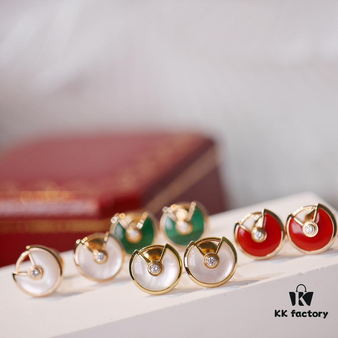 Cartier Amulette de Cartier Classic Stud Earrings, Exquisite CNC-Carved Lucky Charm with White Mother-of-Pearl and Green Malachite, Dual-Tone Design, Triple-Layer Flying Saucer Pendant, Fully Encrusted with Brilliant Diamonds