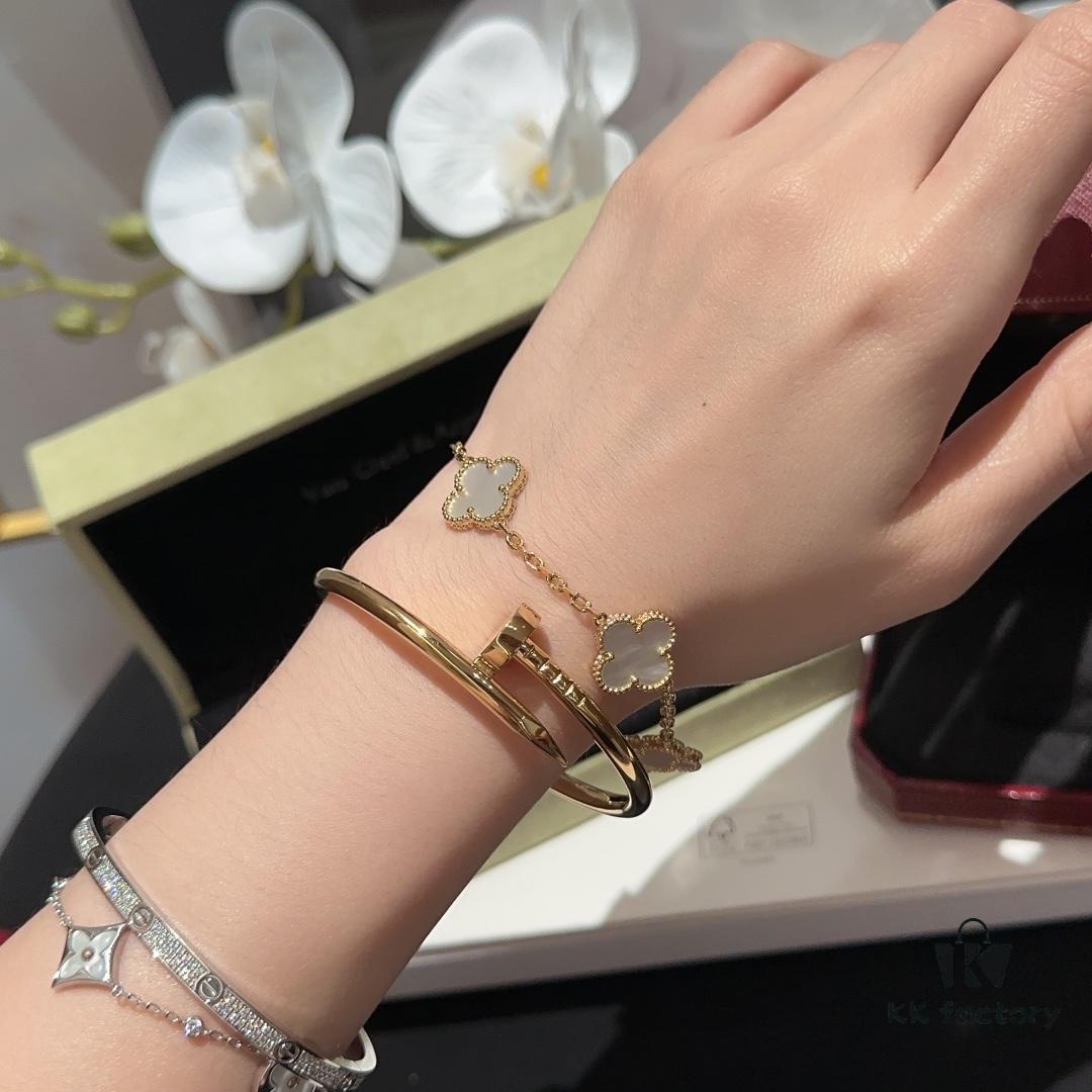 Versatile Top-Tier Jewelry: VCA-Inspired Five-Petal White Mother-of-Pearl Bracelet and Cartier-Style Nailed Polished Gold Bangle, Thick 18K Gold Plated with Natural White Mother-of-Pearl