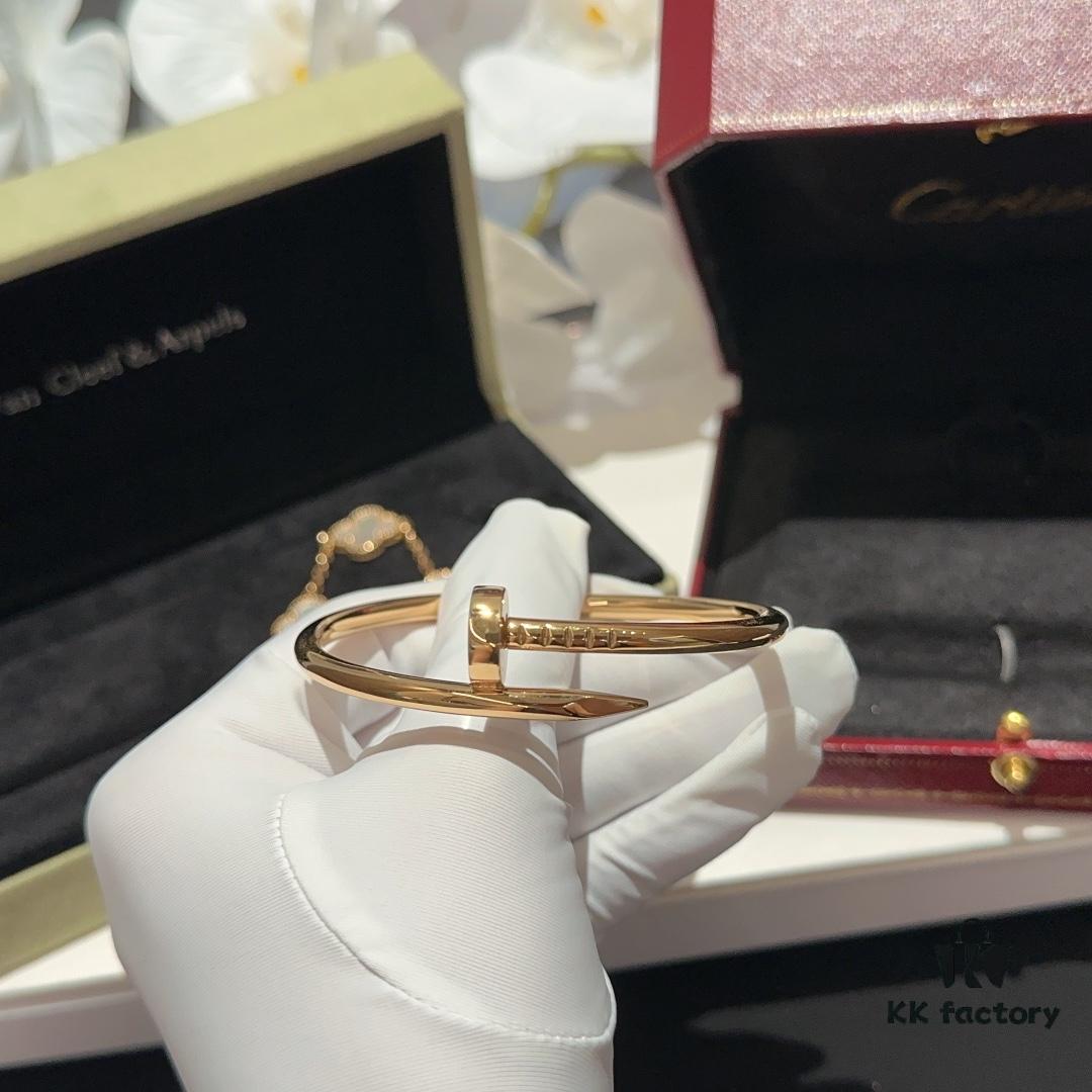 Versatile Top-Tier Jewelry: VCA-Inspired Five-Petal White Mother-of-Pearl Bracelet and Cartier-Style Nailed Polished Gold Bangle, Thick 18K Gold Plated with Natural White Mother-of-Pearl