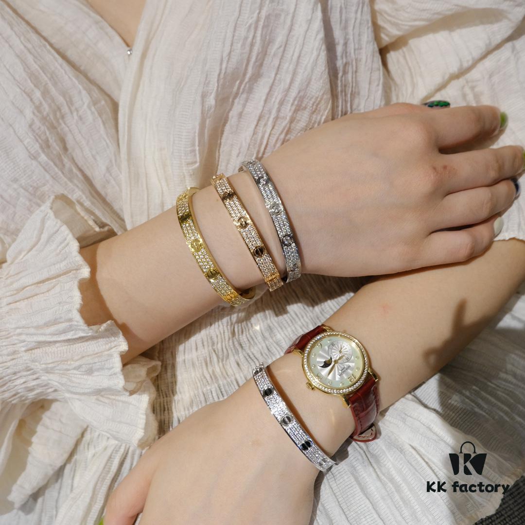 Wearing Illustration ❤️