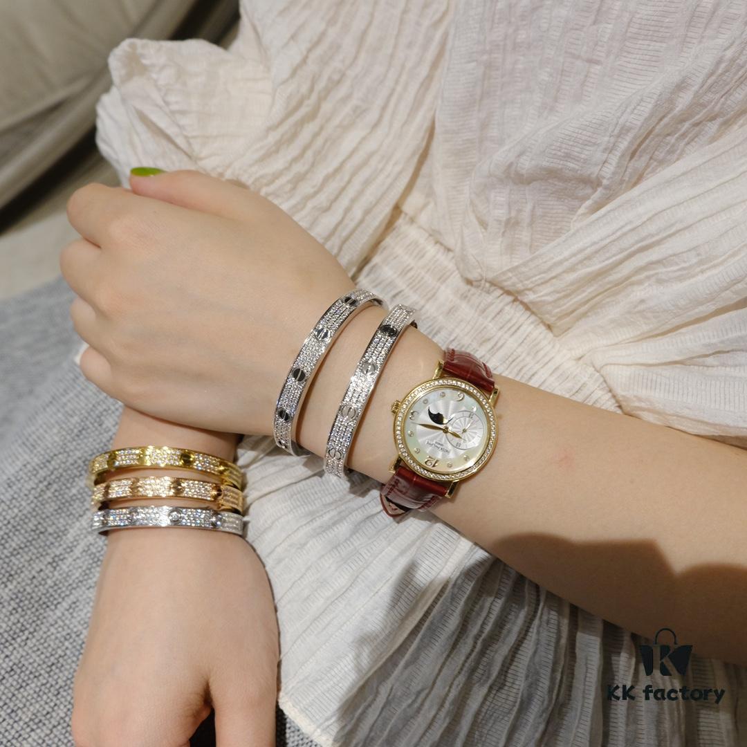 Wearing Illustration ❤️