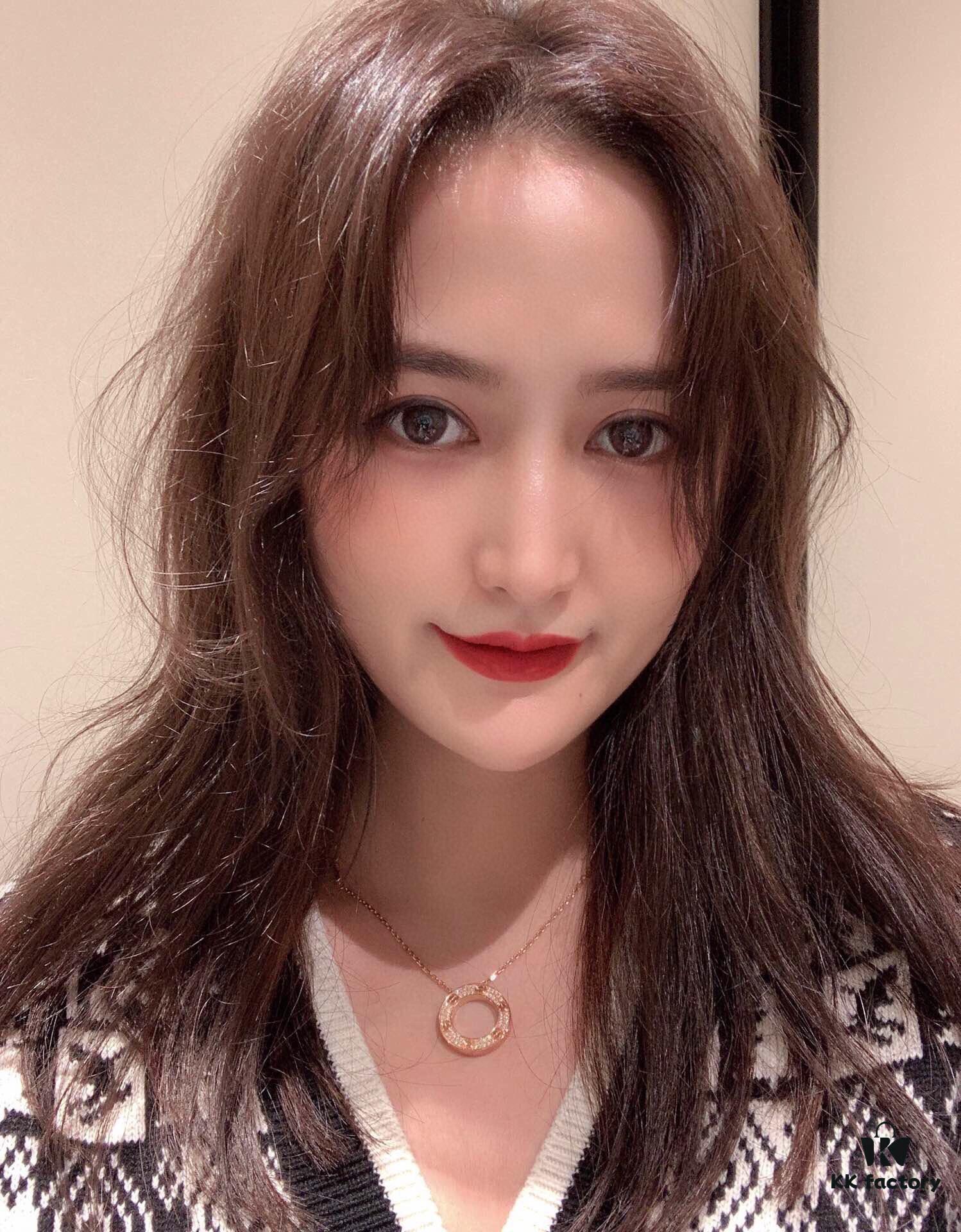 Cartier V Gold Version Large Round Necklace