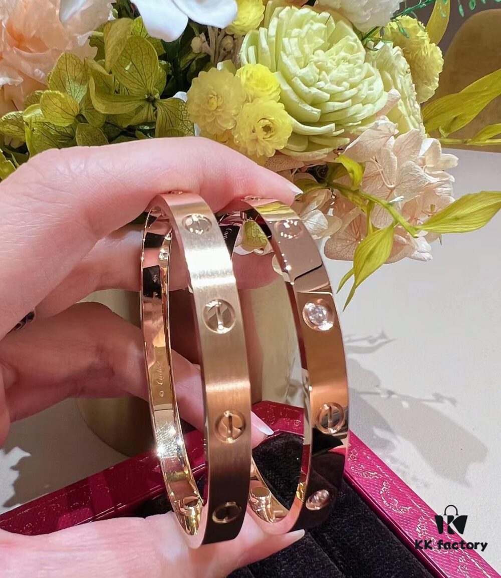 Cartier New Arrival | Love Matte Frosted Bracelet Compared with the Glossy Version