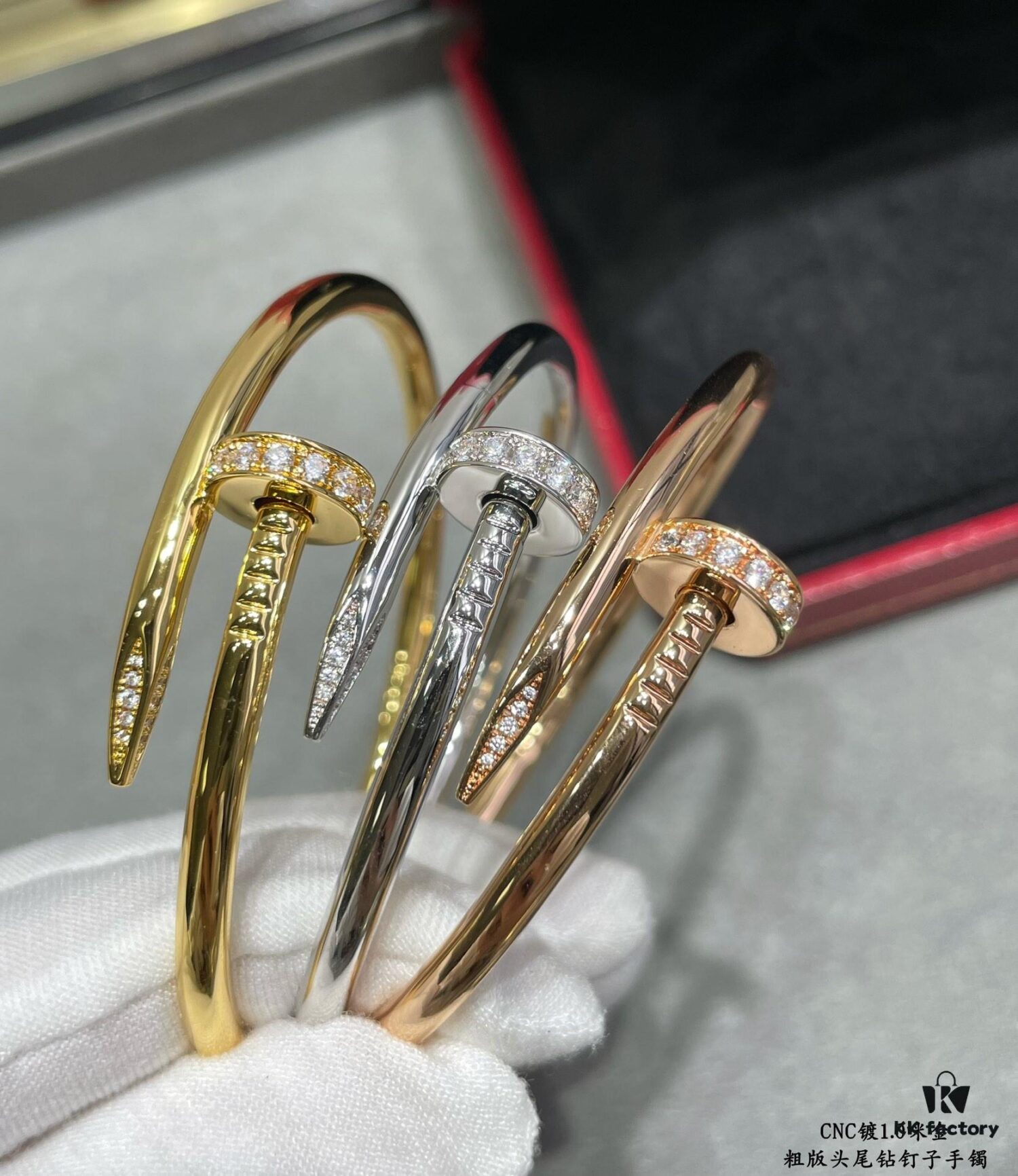 V Gold Plated 1.0mm Gold 1DB Original Print CNC Version Cartier Thick-Style Diamond-Studded Nail Bangle