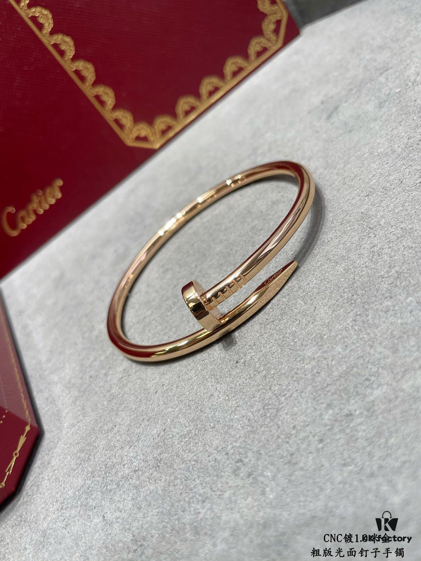 V Gold Plated 1.0mm Gold DB Original Engraving CNC Version Cartier Polished Nail Bracelet 😘😘😘💗🎁 💎Cartier Juste un Clou Nail Bracelet Classic Design Available in Three Colors Perfect Gift for Couples (Let's Nail It Together)