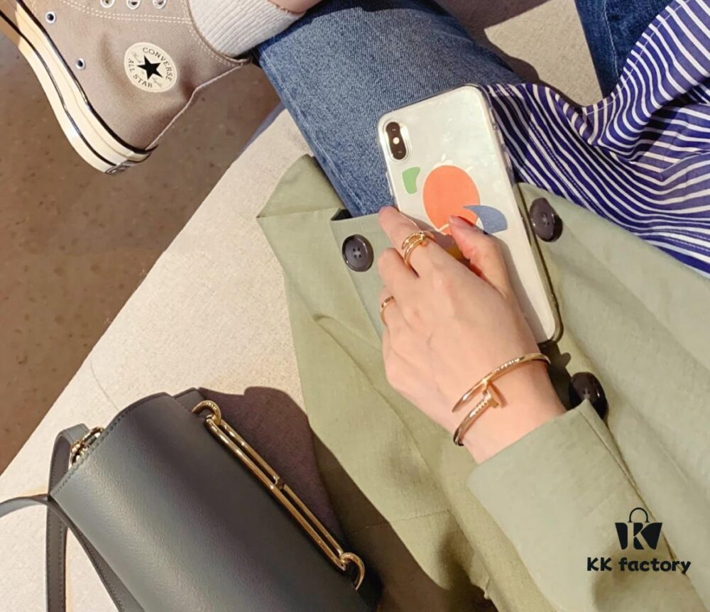 V Gold Plated 1.0mm Gold DB Original Engraving CNC Version Cartier Polished Nail Bracelet 😘😘😘💗🎁 💎Cartier Juste un Clou Nail Bracelet Classic Design Available in Three Colors Perfect Gift for Couples (Let's Nail It Together)