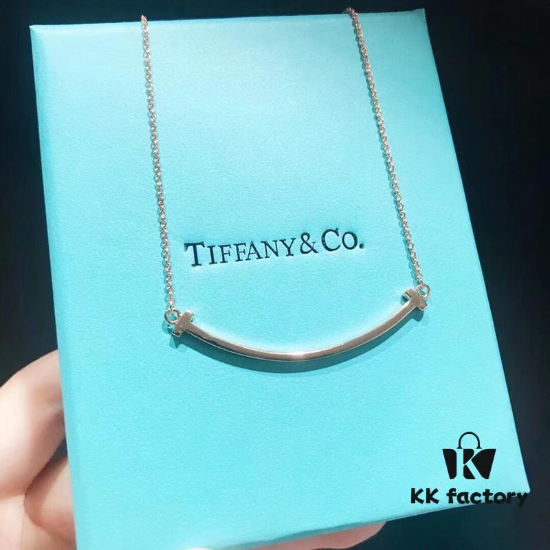 High-End Item! Tiffany Small Smiley Polished Necklace