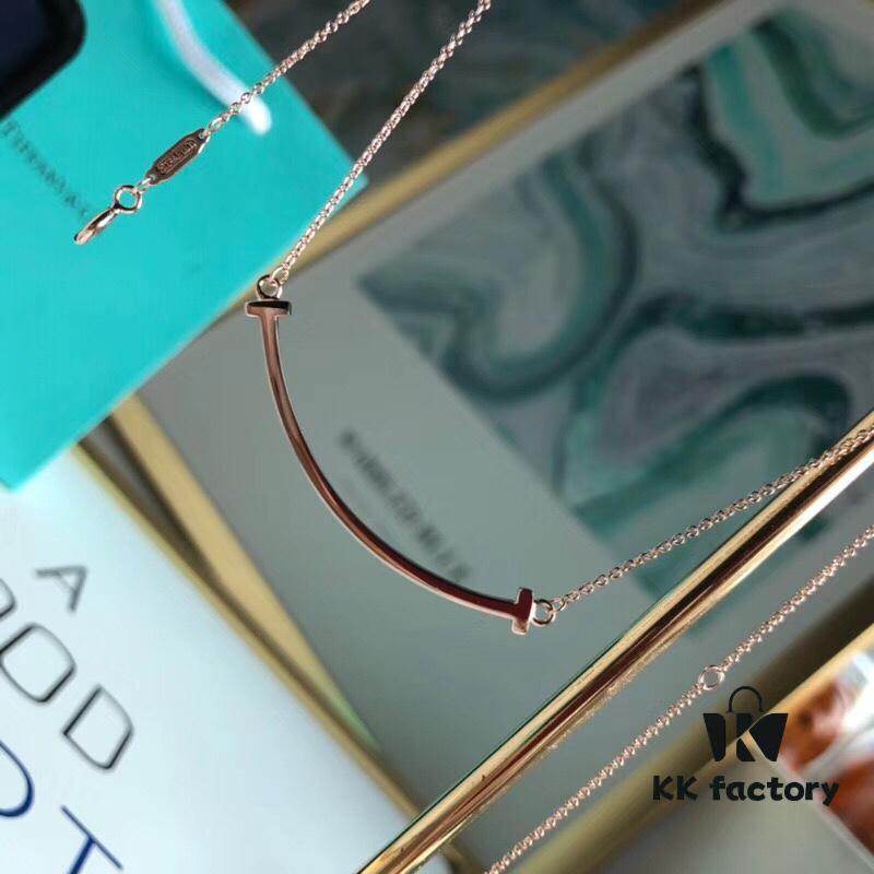 Tiffany & Co. Smile Pendant Necklace in Rose Gold Plated 925 Sterling Silver