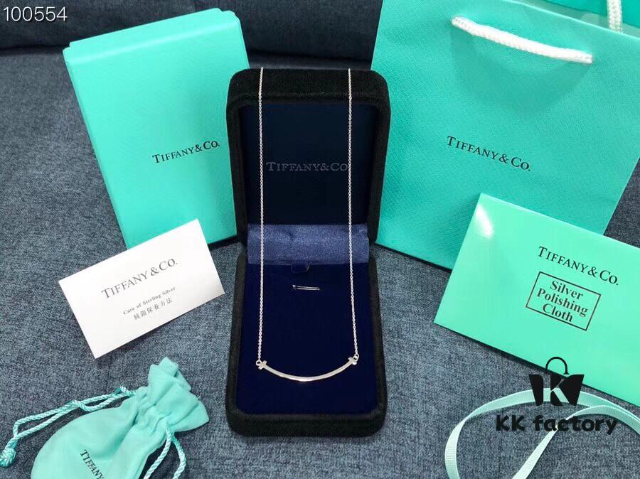 Tiffany & Co. Smile Pendant Necklace in Sterling Silver, No Diamonds, 925 Silver