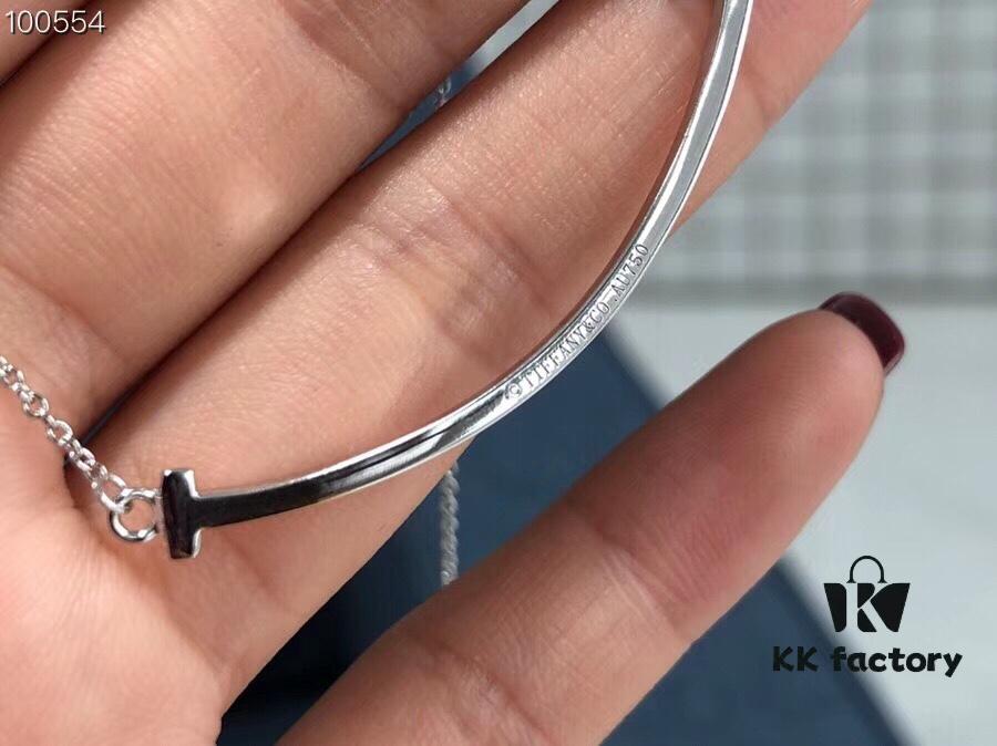 Tiffany & Co. Smile Pendant Necklace in Sterling Silver, No Diamonds, 925 Silver