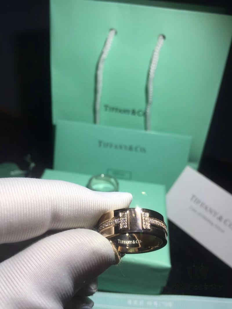 Bestselling Tiffany Classic Double-T Ring with CNC-Set Diamonds in Rose Gold and White Gold