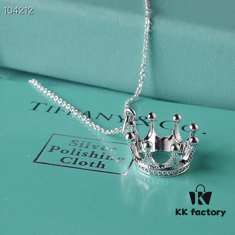 Tiffany & Co. Classic Crown Necklace, Simple and Timeless Design, Authentic Style, Versatile Match, Made from S925 Sterling Silver