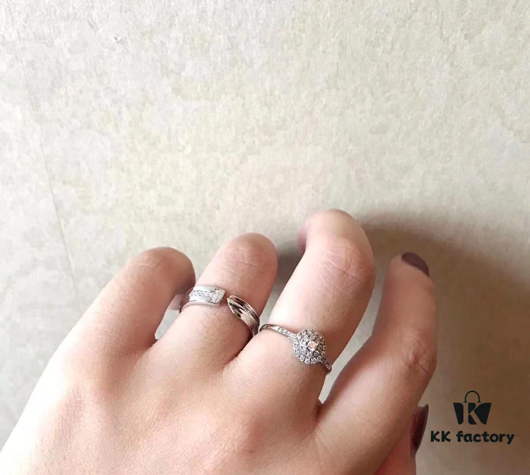 Tiffany & Co. Modern Keys Collection New Single T Smooth Asymmetrical Open Ring