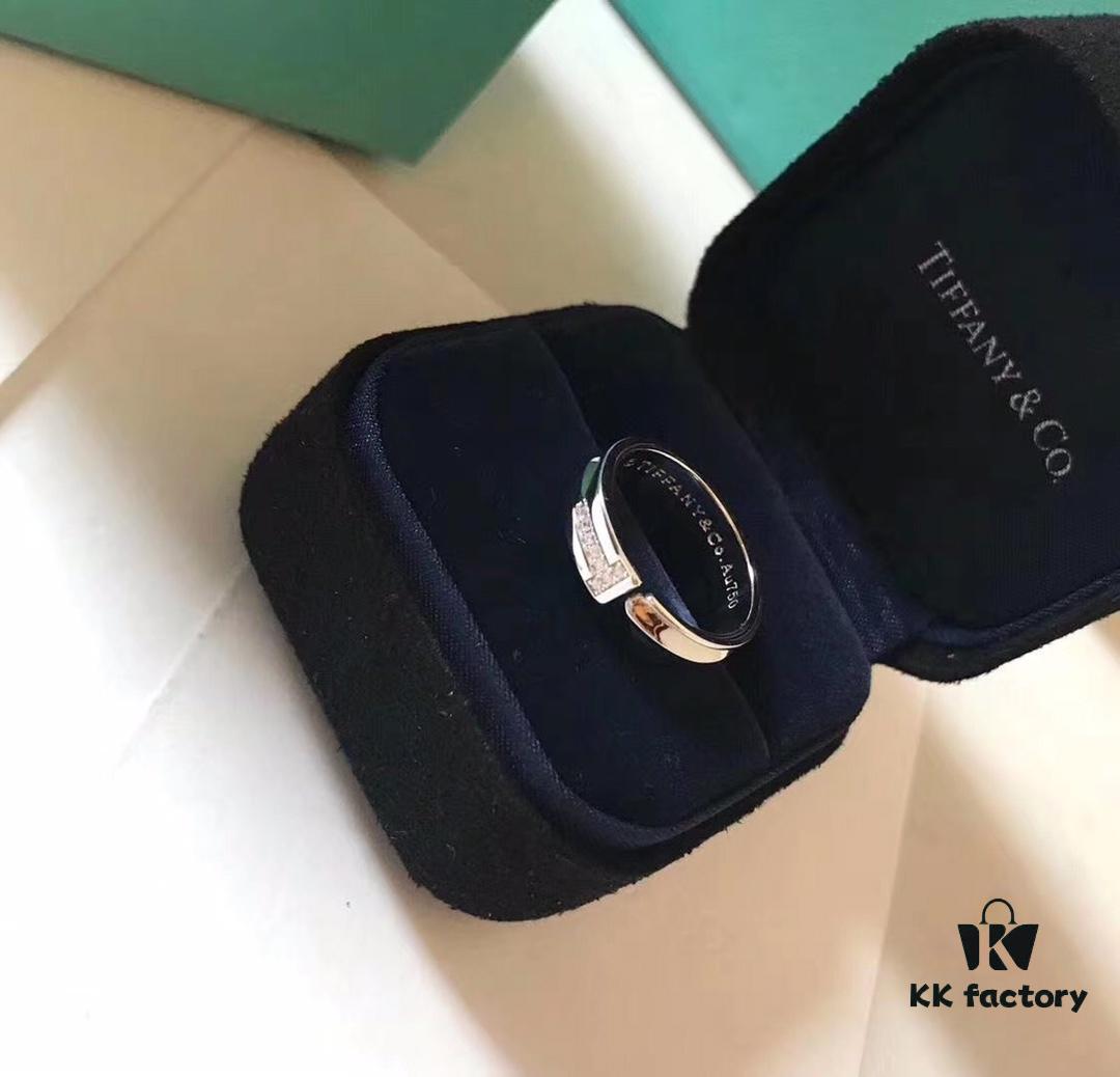 Tiffany & Co. Modern Keys Collection New Single T Smooth Asymmetrical Open Ring