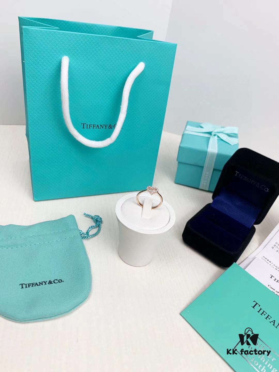 Tiffany & Co. Heart Ring in 925 Sterling Silver, Exquisite and Elegant Design