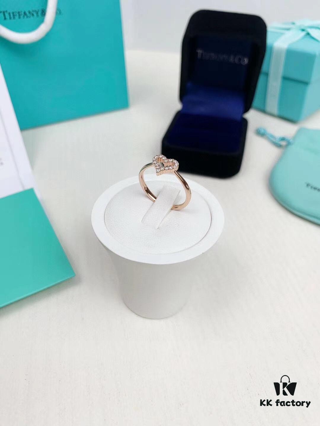 Tiffany & Co. Heart Ring in 925 Sterling Silver, Exquisite and Elegant Design