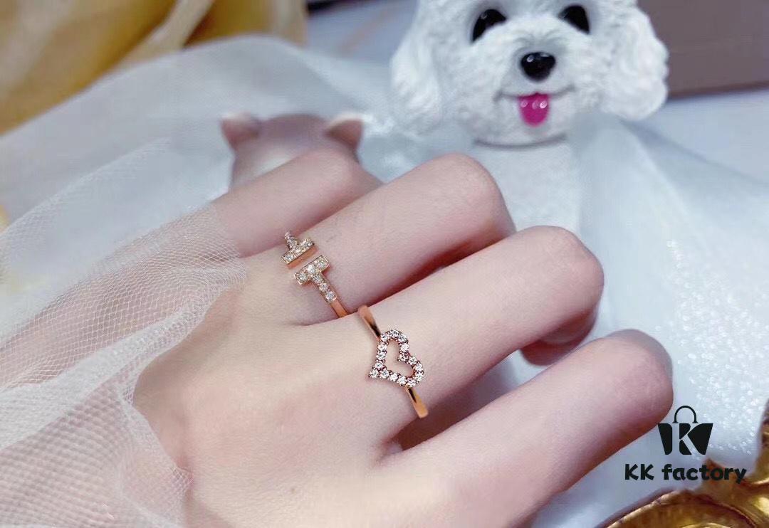 Tiffany & Co. Heart Ring in 925 Sterling Silver, Exquisite and Elegant Design