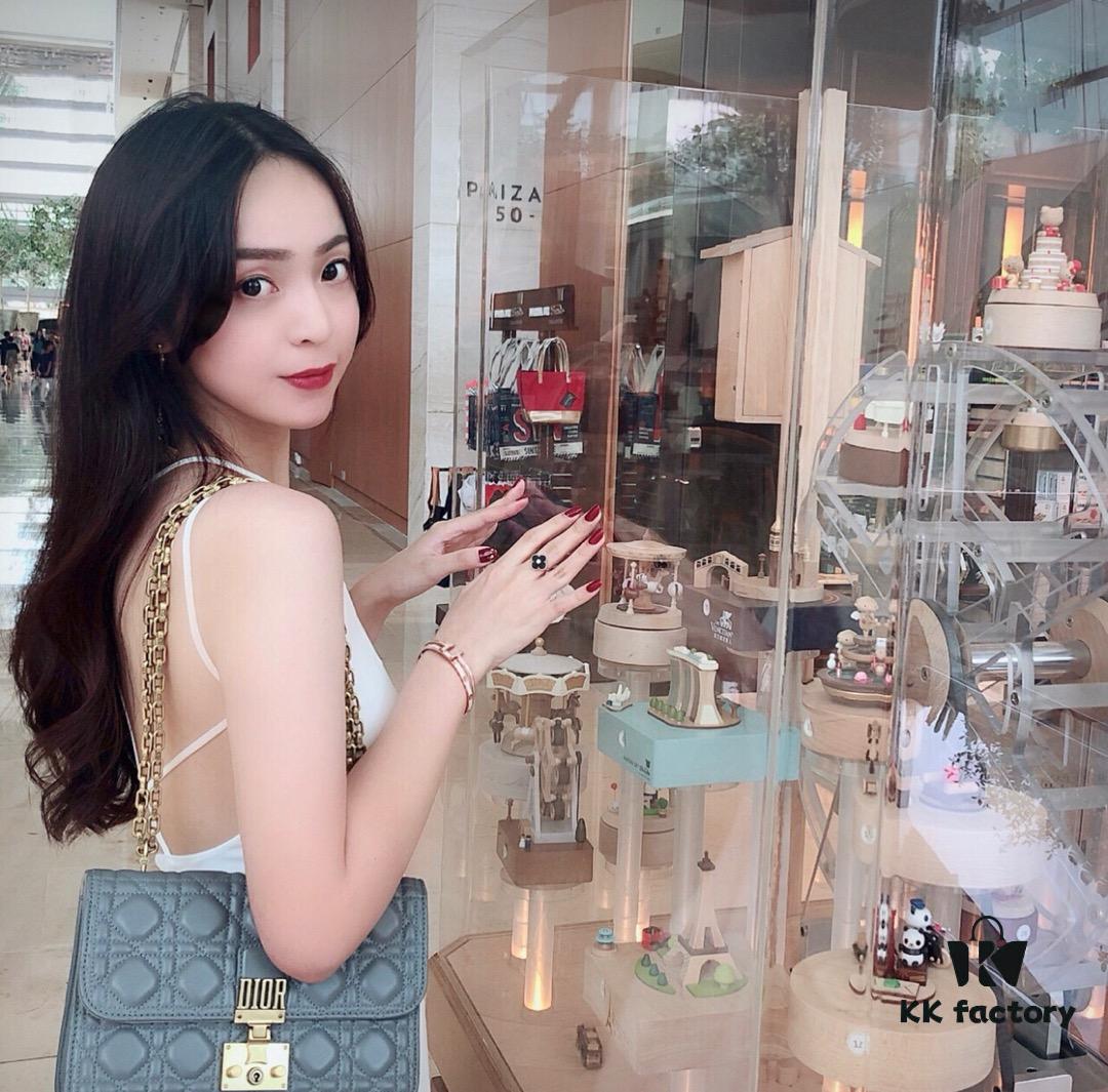 Tiffany & Co. Classic T-Shape Diamond Double-T Bracelet