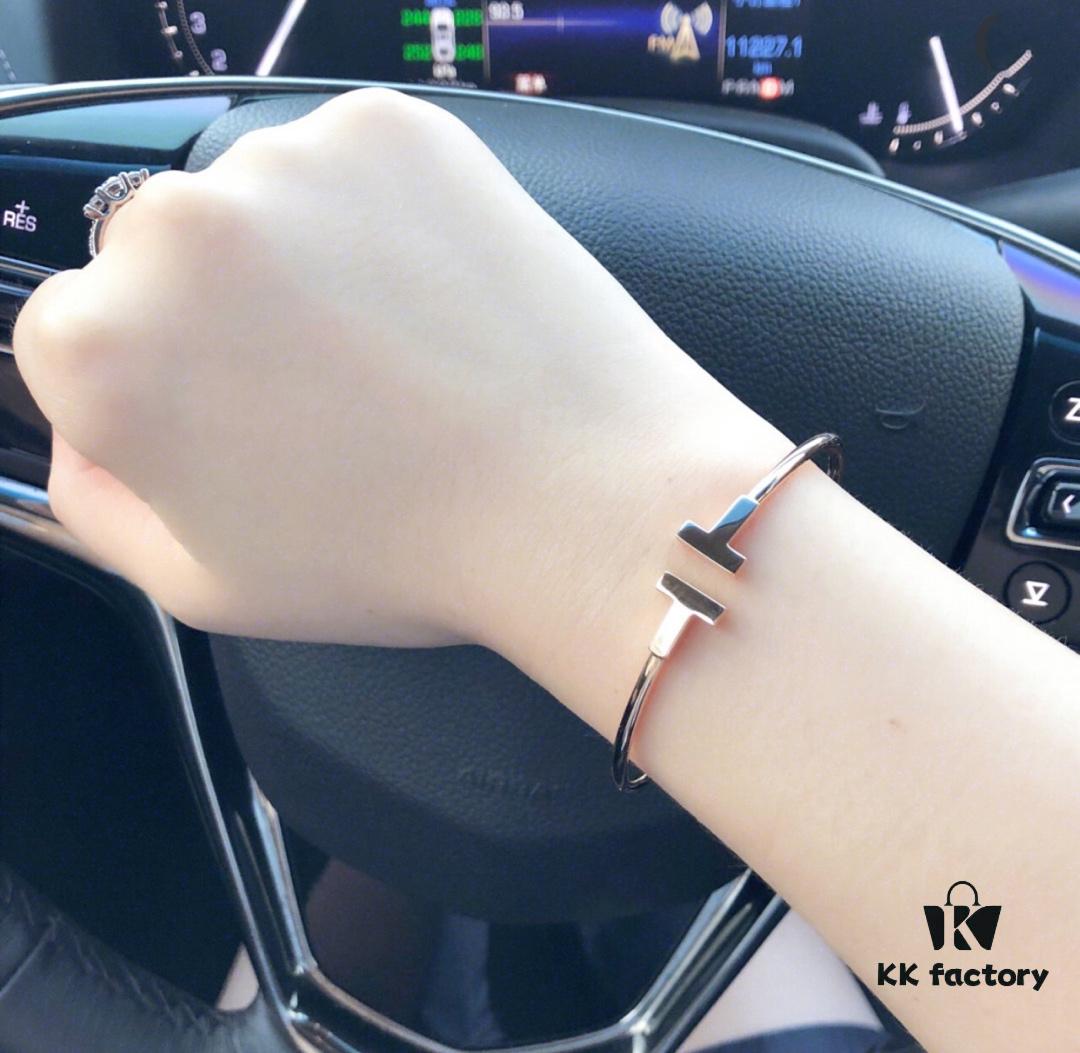 Tiffany & Co. Classic T Collection Smooth Double T Bracelet