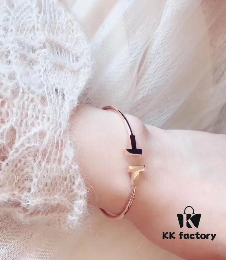 Tiffany & Co. Classic T Collection Smooth Double T Bracelet