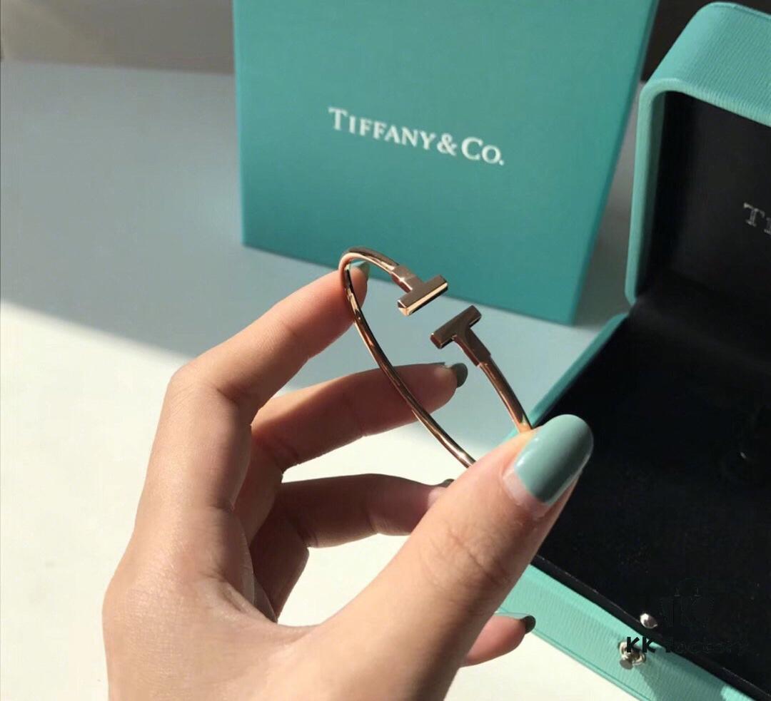 Tiffany & Co. Classic T Collection Smooth Double T Bracelet