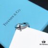 This year's must-have blockbuster ring – Tiffany & Co.'s brand-new T1 half-diamond ring with micro-pavé setting, more three-dimensional and textured than the previous version, exuding a whole new level of beauty in rose gold and white gold.