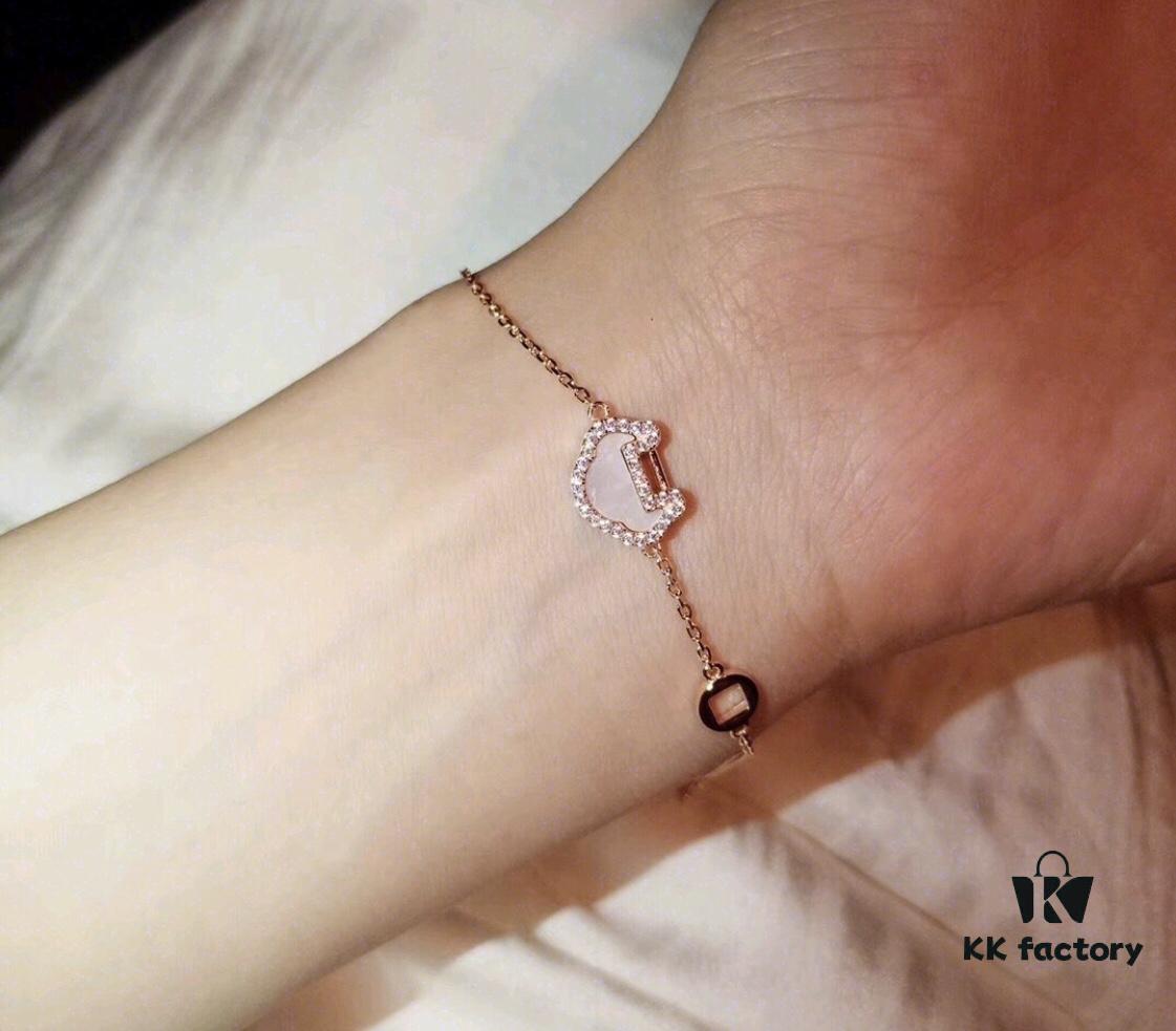 Qeelin Yu Yi Collection Ruyi Double Diamond Lock Necklace