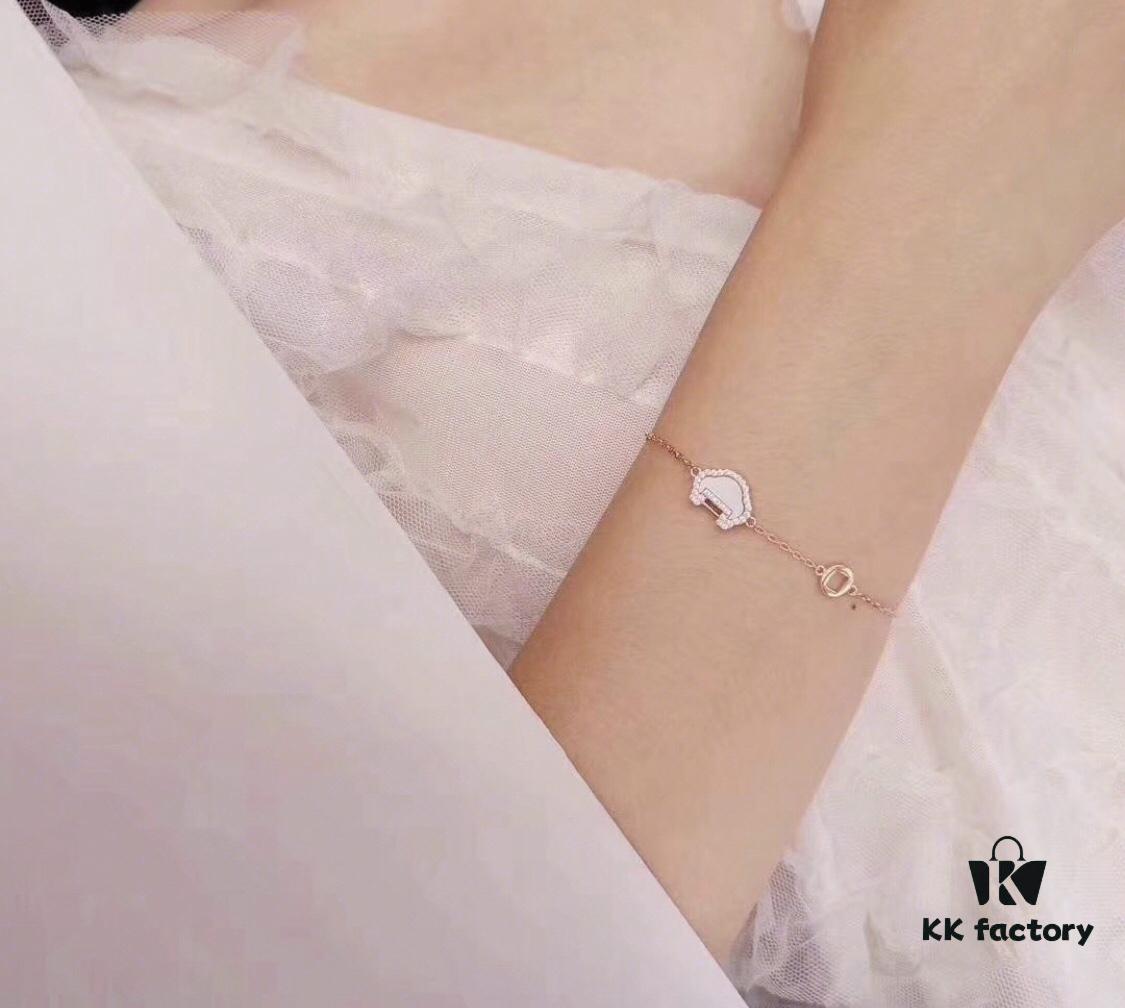 Qeelin Yu Yi Collection Ruyi Double Diamond Lock Necklace