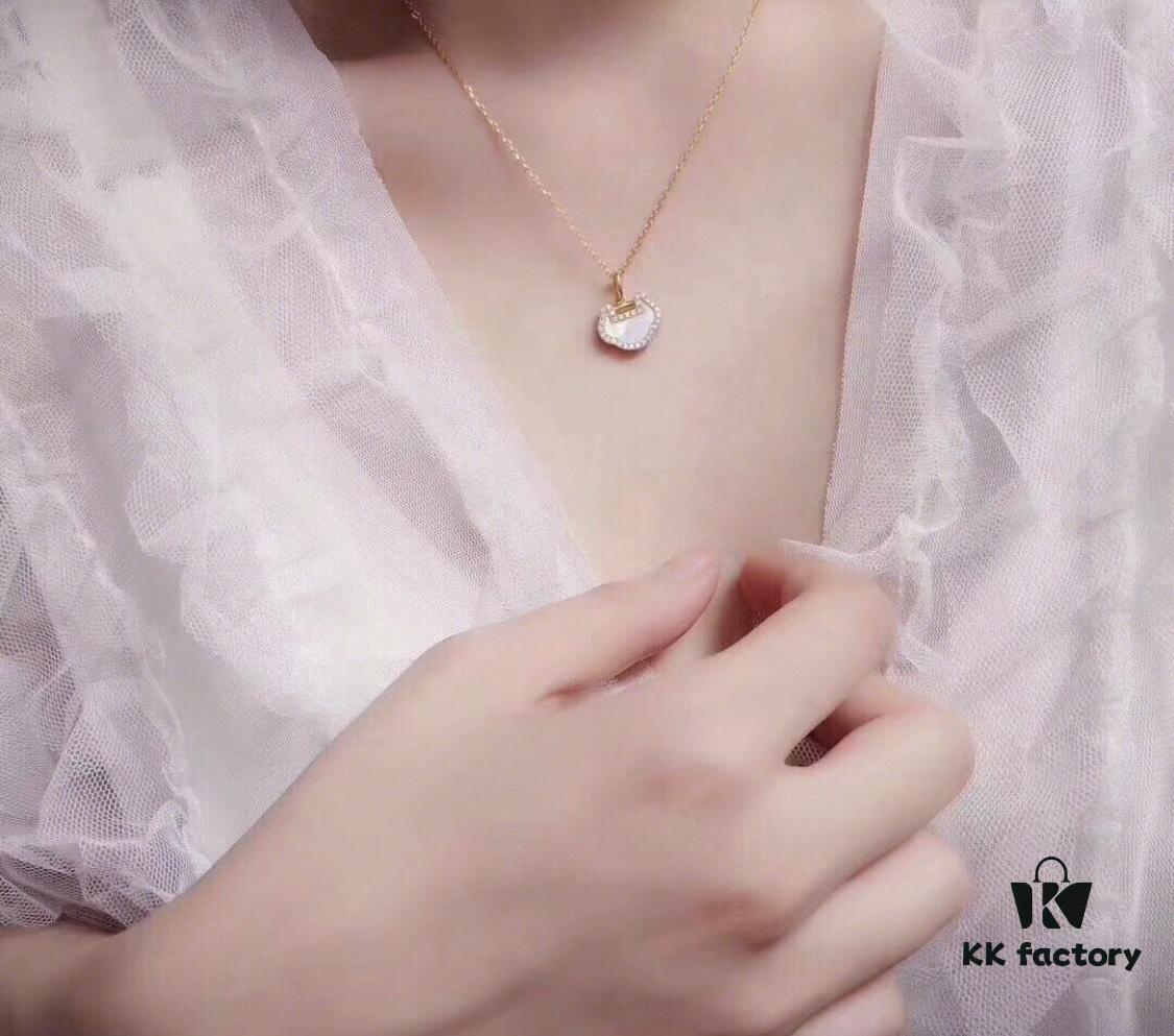 Qeelin Yu Yi Collection Ruyi Double Diamond Lock Necklace