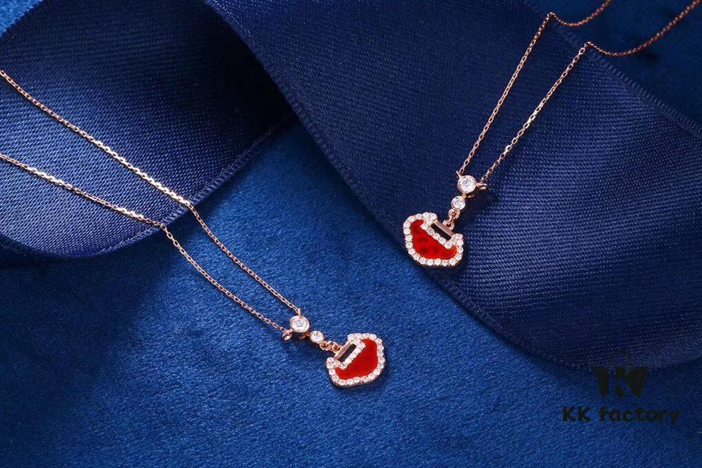 Kirin YU YI (Ruyi) Pendant Necklace – Same Style as the Peace Lock, Beautiful Chinese-Inspired Design