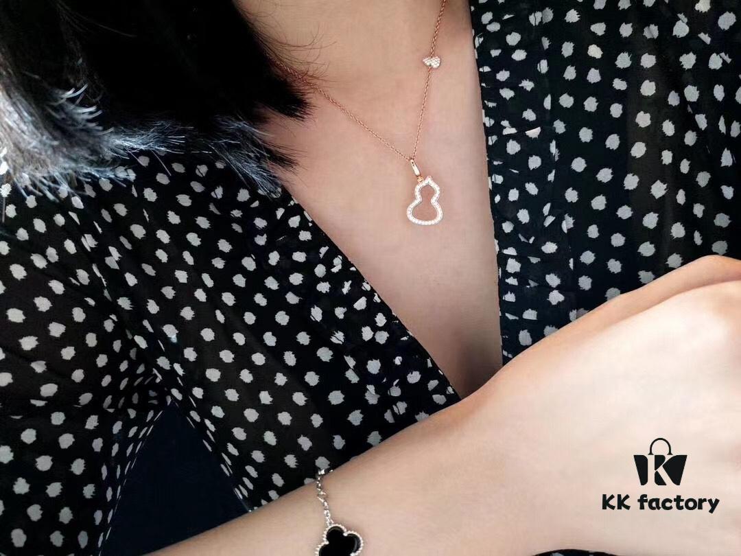 Qeelin Gourd Necklace – Exquisite 925 Sterling Silver with Rose Gold and White Gold Plating, Symbolizing Blessings, Prosperity, Health, Longevity, and Auspiciousness