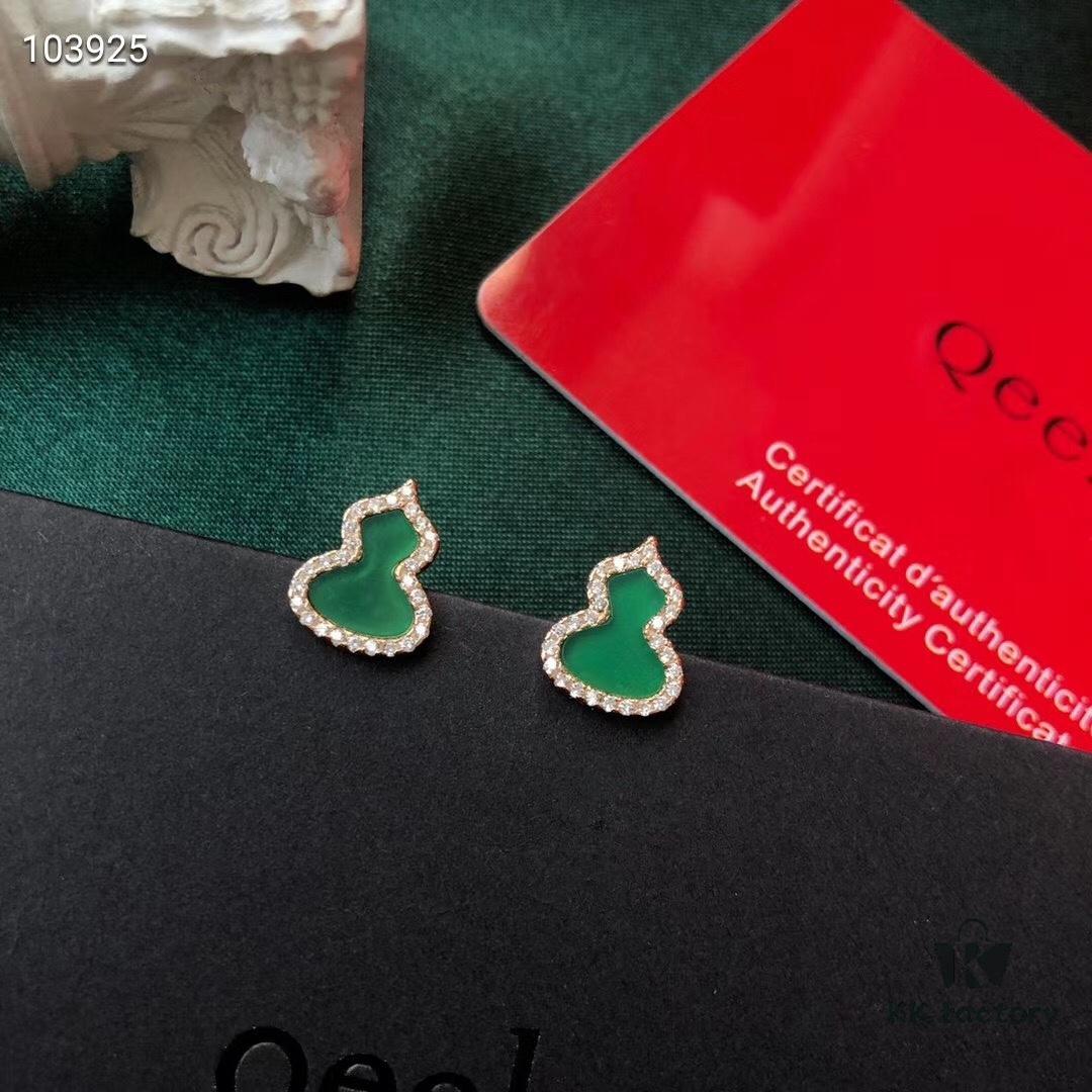 Qeelin Wulu Necklace and Stud Earrings in Sterling Silver – Elegant Design with Green Chalcedony and Swarovski Crystals