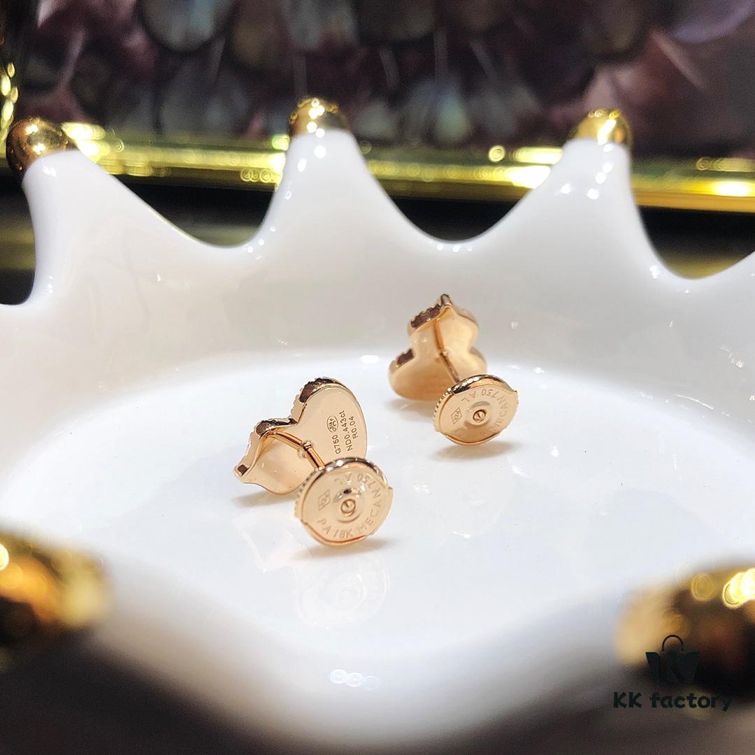 Gourd Green Jadeite, Green Agate, White Mother-of-Pearl Stud Earrings