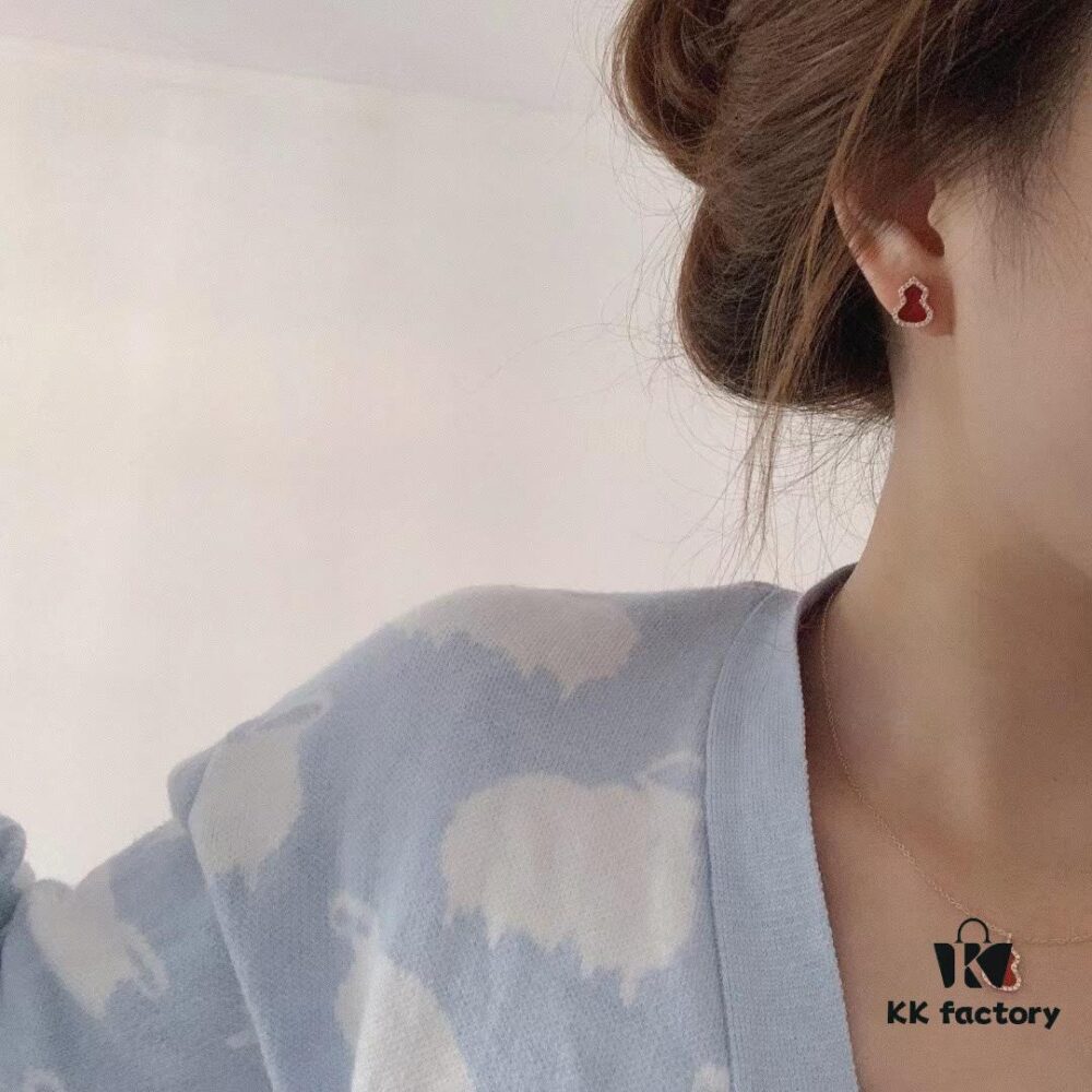 Kirin Gourd Set: Necklace + Stud Earrings = Free Shipping!