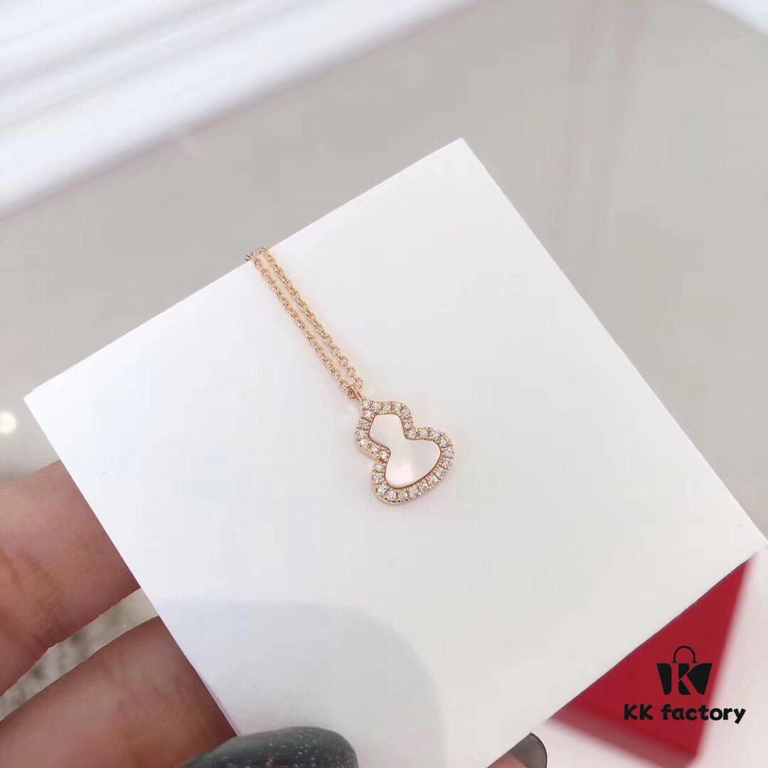 Qeelin Wulu Pendant Necklace – Green, White, Red Agate Pendants with Chinese Cultural Elements and Modern Design