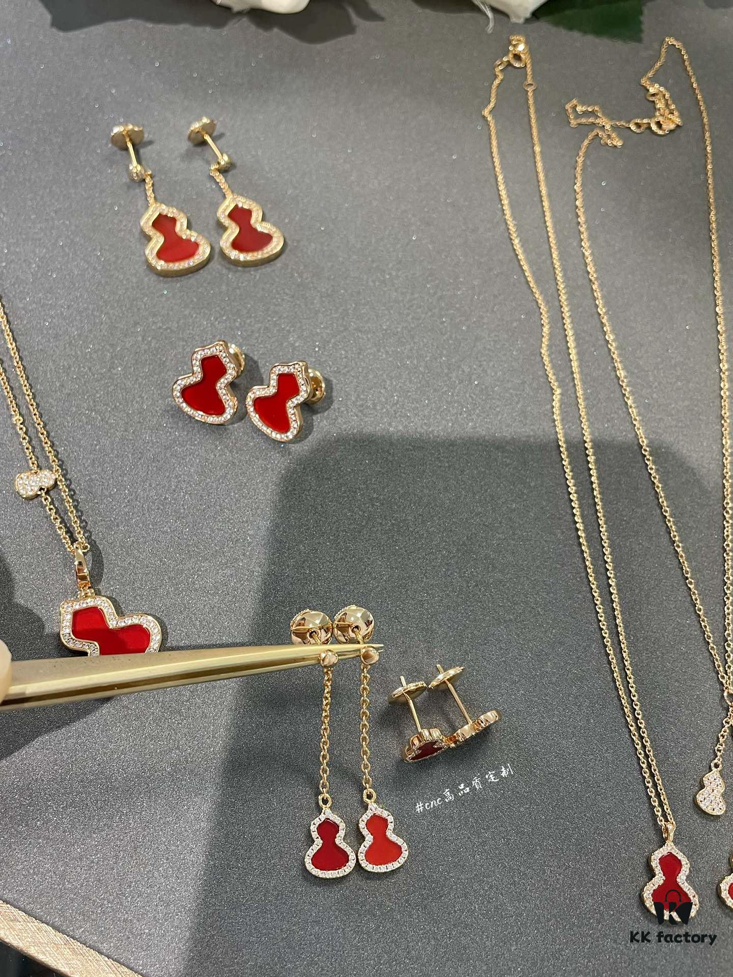 Casual Snap of a Red Qeelin Gourd Pendant ❤