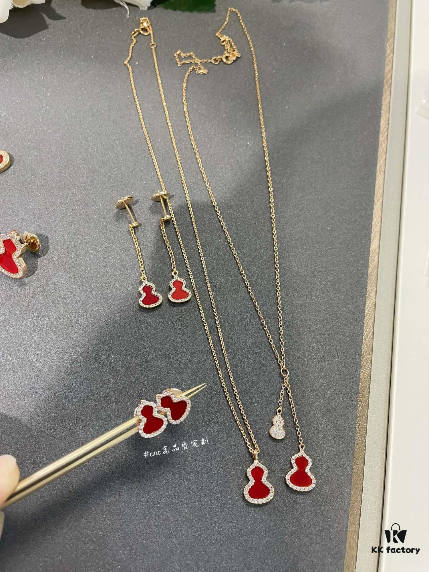 Casual Snap of a Red Qeelin Gourd Pendant ❤