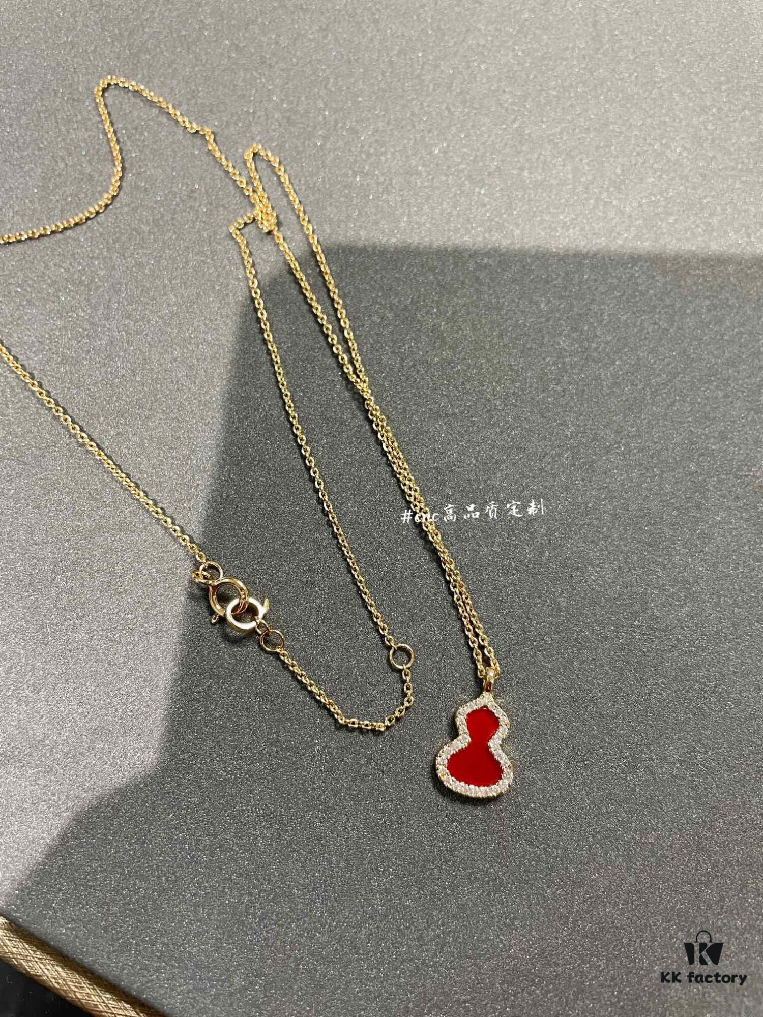 Classic Bestseller 👉🏻 Mini Gourd Necklace