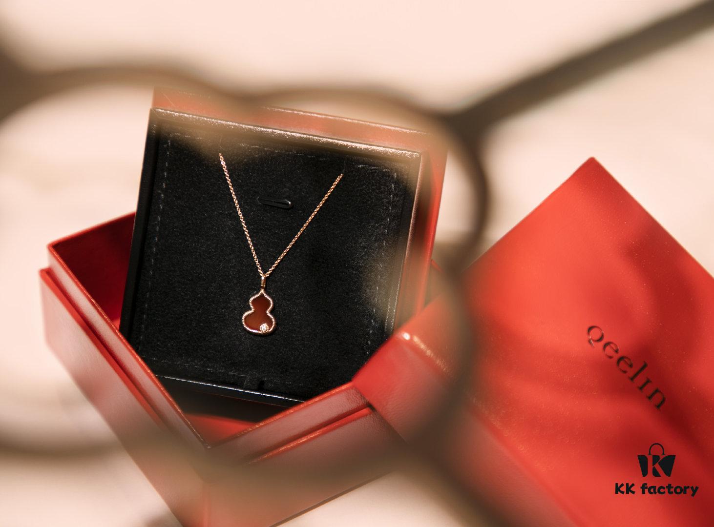 Mr. Bao x Qeelin Exclusive Co-Branded Gourd Necklace with Bracelet